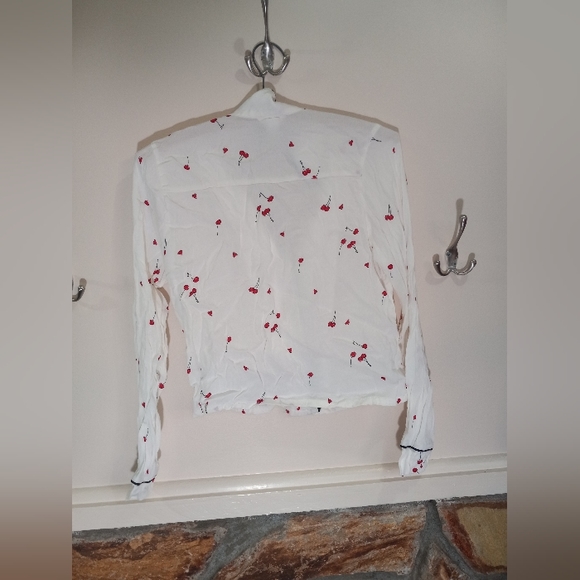 Forever 21 Cherry S lightweight long sleeve - Picture 9 of 10